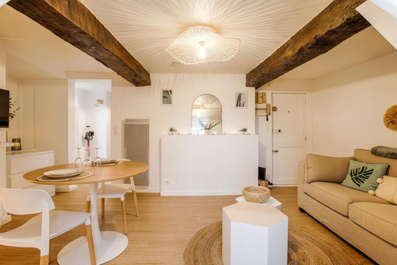 Apartment La Casa — Joli Nid Douillet Place St-sauveur Caen